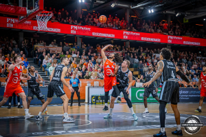 Dateiname=2024-12-14-RV-HAM-2011.jpg
Dateigröße=518KB
Abmessungen: 2000x1333
hinzugefügt am: 15. Dezember 2024 2024-12-14-RV-HAM-2011.jpg