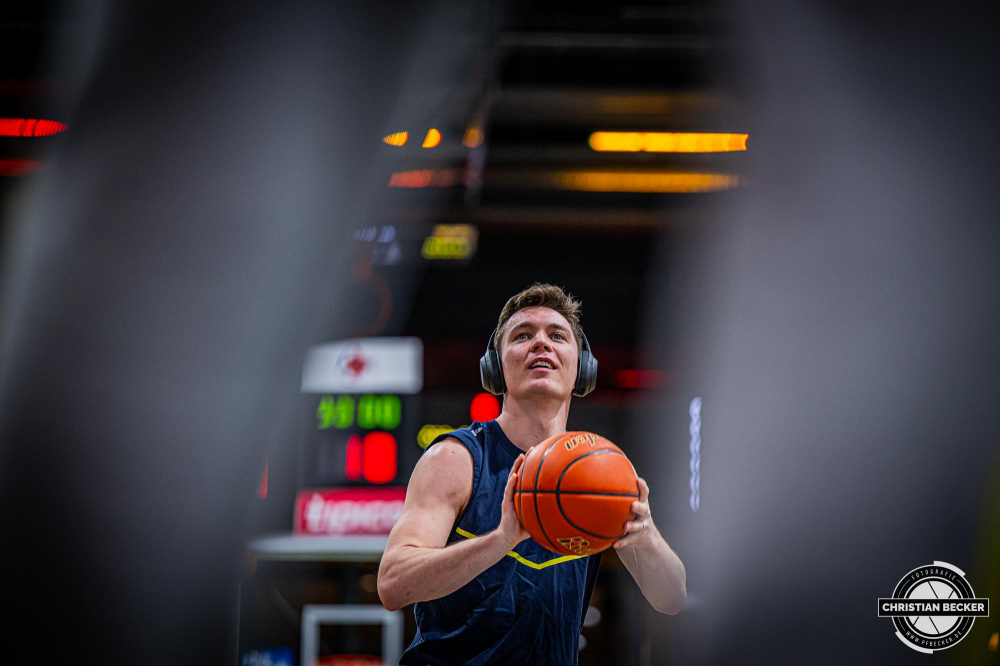 1. Basketball Bundesliga, easyCredit BBL, Saison 2024/2025, Herren, Hauptrunde, 14. Spieltag, 29.12.2024, RASTA Vechta -  EWE Baskets Oldenburg
Justin Jaworski (#11 - EWE Baskets Oldenburg) vor der Partie
Schlüsselwörter: 1. Bundesliga;14. Spieltag;29.12.2024;BBL;Basketball;Baskets;EWE;Hauptrunde;Liga;Oldenburg;RASTA;RASTA Dome;Saison 2024/2025;Vechta;easycredit