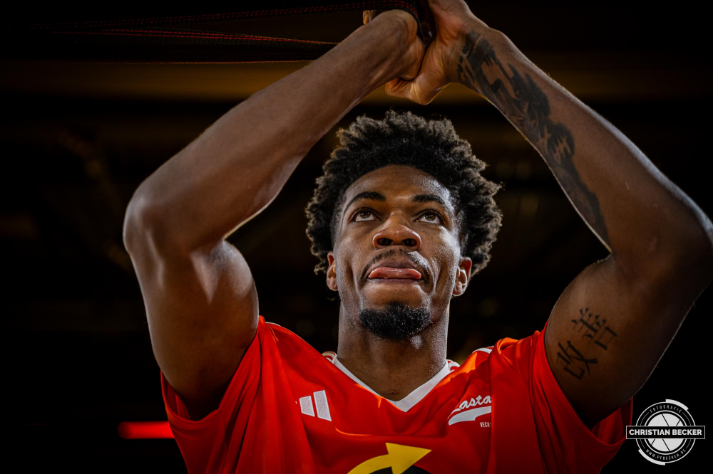 1. Basketball Bundesliga, easyCredit BBL, Saison 2024/2025, Herren, Hauptrunde, 14. Spieltag, 29.12.2024, RASTA Vechta -  EWE Baskets Oldenburg
Brandon Randolph (#8 - RASTA Vechta) vor der Partie
Schlüsselwörter: 1. Bundesliga;14. Spieltag;29.12.2024;BBL;Basketball;Baskets;EWE;Hauptrunde;Liga;Oldenburg;RASTA;RASTA Dome;Saison 2024/2025;Vechta;easycredit