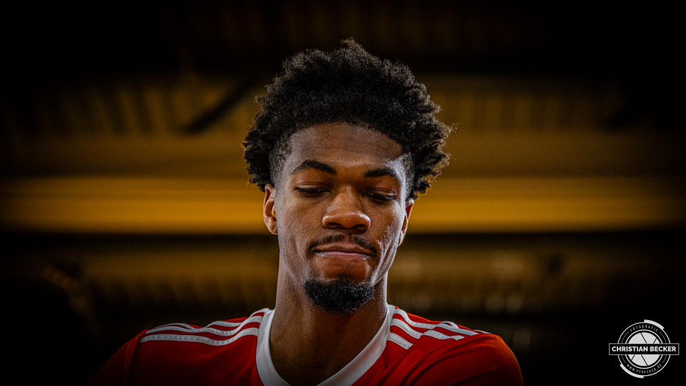 1. Basketball Bundesliga, easyCredit BBL, Saison 2024/2025, Herren, Hauptrunde, 14. Spieltag, 29.12.2024, RASTA Vechta -  EWE Baskets Oldenburg
Brandon Randolph (#8 - RASTA Vechta) vor der Partie
Schlüsselwörter: 1. Bundesliga;14. Spieltag;29.12.2024;BBL;Basketball;Baskets;EWE;Hauptrunde;Liga;Oldenburg;RASTA;RASTA Dome;Saison 2024/2025;Vechta;easycredit