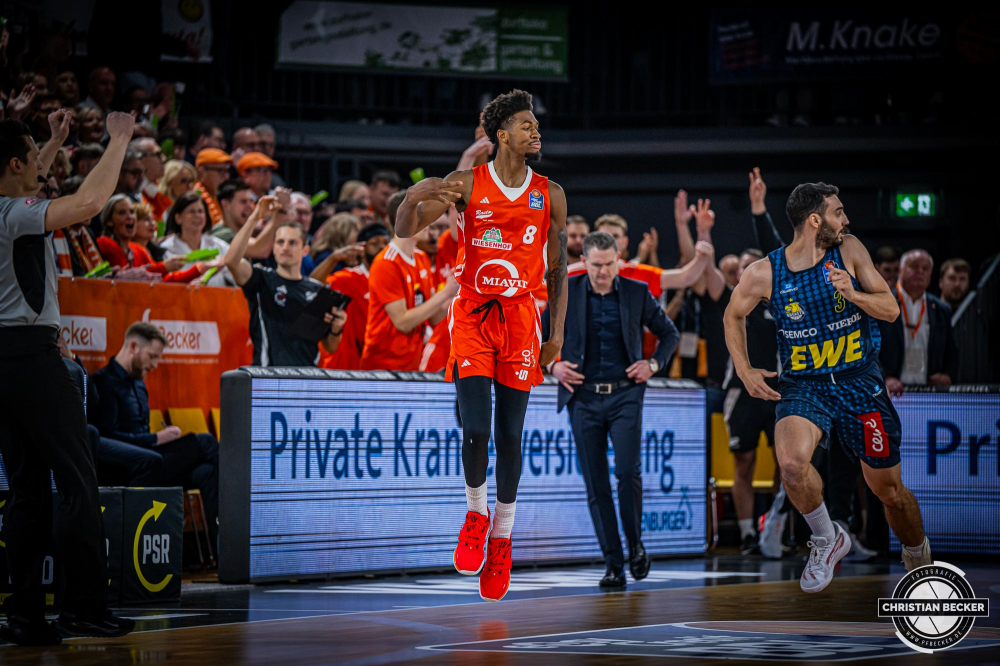 1. Basketball Bundesliga, easyCredit BBL, Saison 2024/2025, Herren, Hauptrunde, 14. Spieltag, 29.12.2024, RASTA Vechta -  EWE Baskets Oldenburg
Brandon Randolph (#8 - RASTA Vechta) w&auml;hrend der Partie
Schlüsselwörter: 1. Bundesliga;14. Spieltag;29.12.2024;BBL;Basketball;Baskets;EWE;Hauptrunde;Liga;Oldenburg;RASTA;RASTA Dome;Saison 2024/2025;Vechta;easycredit