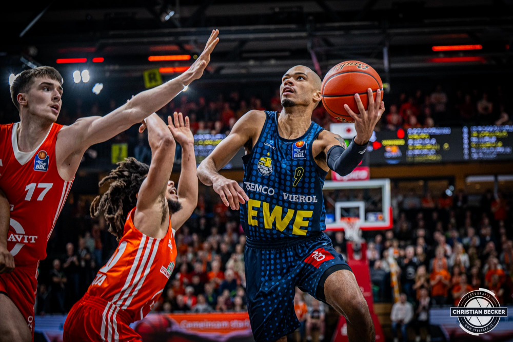 1. Basketball Bundesliga, easyCredit BBL, Saison 2024/2025, Herren, Hauptrunde, 14. Spieltag, 29.12.2024, RASTA Vechta -  EWE Baskets Oldenburg
Geno Crandall (#9 - EWE Baskets Oldenburg) beim Korbleger
Schlüsselwörter: 1. Bundesliga;14. Spieltag;29.12.2024;BBL;Basketball;Baskets;EWE;Hauptrunde;Liga;Oldenburg;RASTA;RASTA Dome;Saison 2024/2025;Vechta;easycredit