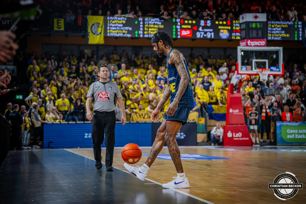 1. Basketball Bundesliga, easyCredit BBL, Saison 2024/2025, Herren, Hauptrunde, 14. Spieltag, 29.12.2024, RASTA Vechta -  EWE Baskets Oldenburg
Ty Nichols (#5 - EWE Baskets Oldenburg) w&auml;hrend der Partie
Schlüsselwörter: 1. Bundesliga;14. Spieltag;29.12.2024;BBL;Basketball;Baskets;EWE;Hauptrunde;Liga;Oldenburg;RASTA;RASTA Dome;Saison 2024/2025;Vechta;easycredit