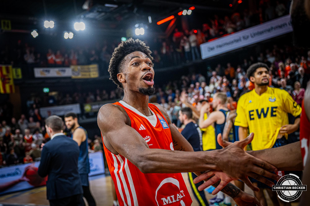 1. Basketball Bundesliga, easyCredit BBL, Saison 2024/2025, Herren, Hauptrunde, 14. Spieltag, 29.12.2024, RASTA Vechta -  EWE Baskets Oldenburg
Brandon Randolph (#8 - RASTA Vechta) nach der Partie
Schlüsselwörter: 1. Bundesliga;14. Spieltag;29.12.2024;BBL;Basketball;Baskets;EWE;Hauptrunde;Liga;Oldenburg;RASTA;RASTA Dome;Saison 2024/2025;Vechta;easycredit