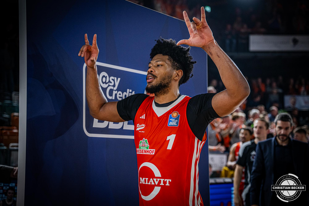 1. Basketball Bundesliga, easyCredit BBL, Saison 2024/2025, Herren, Hauptrunde, 14. Spieltag, 29.12.2024, RASTA Vechta -  EWE Baskets Oldenburg
Lloyd Pandi (#41 - RASTA Vechta) nach der Partie
Schlüsselwörter: 1. Bundesliga;14. Spieltag;29.12.2024;BBL;Basketball;Baskets;EWE;Hauptrunde;Liga;Oldenburg;RASTA;RASTA Dome;Saison 2024/2025;Vechta;easycredit