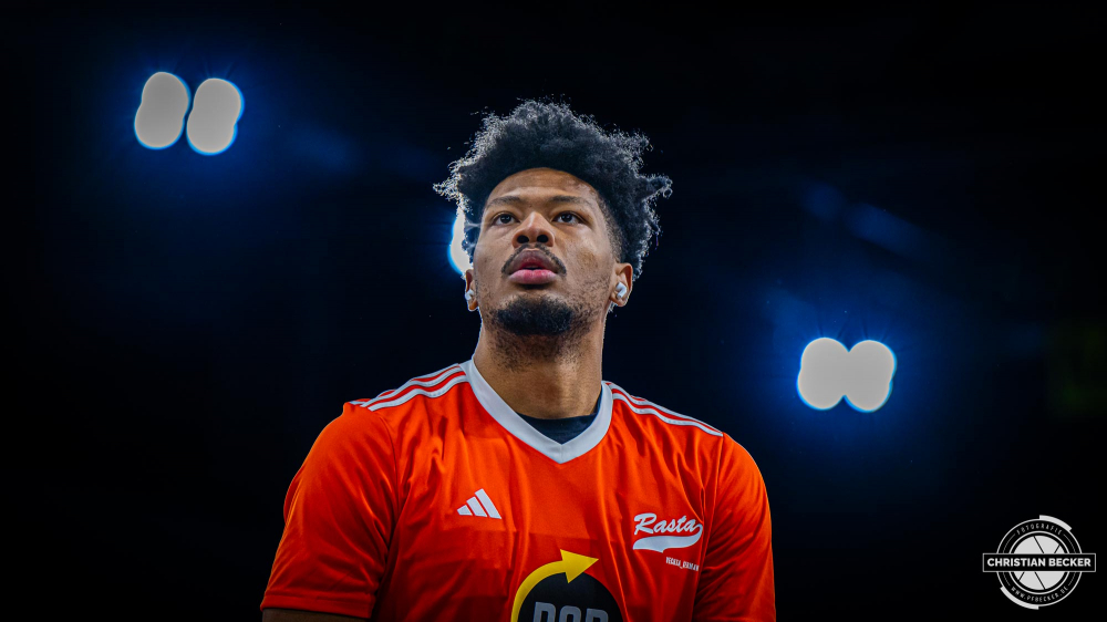 1. Basketball Bundesliga, easyCredit BBL, Saison 2024/2025, Herren, Hauptrunde, 16. Spieltag, 11.01.2025, RASTA Vechta - Syntainics MBC
Jayden Gardner (#1 - RASTA Vechta) vor der Partie
Schlüsselwörter: 1. Bundesliga;11.01.2025;16. Spieltag;BBL;Basketball;Hauptrunde;Liga;MBC;RASTA;RASTA Dome;Saison 2024/2025;Syntainics;Vechta;Weißenfels;easycredit