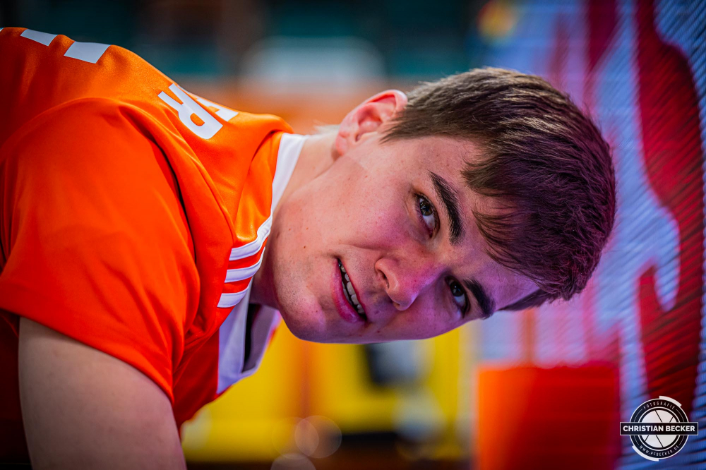 1. Basketball Bundesliga, easyCredit BBL, Saison 2024/2025, Herren, Hauptrunde, 16. Spieltag, 11.01.2025, RASTA Vechta - Syntainics MBC
Joschka Ferner (#9 - RASTA Vechta) vor der Partie
Schlüsselwörter: 1. Bundesliga;11.01.2025;16. Spieltag;BBL;Basketball;Hauptrunde;Liga;MBC;RASTA;RASTA Dome;Saison 2024/2025;Syntainics;Vechta;Weißenfels;easycredit