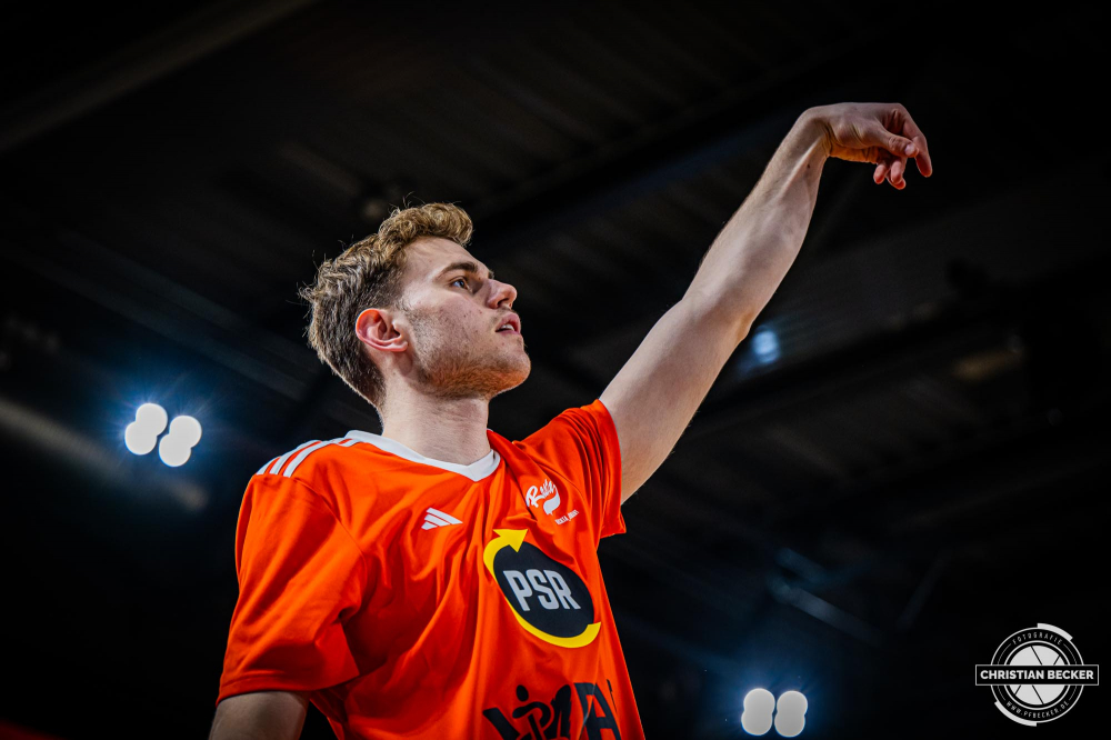 1. Basketball Bundesliga, easyCredit BBL, Saison 2024/2025, Herren, Hauptrunde, 16. Spieltag, 11.01.2025, RASTA Vechta - Syntainics MBC
Linus Ruf (#14 - RASTA Vechta) vor der Partie
Schlüsselwörter: 1. Bundesliga;11.01.2025;16. Spieltag;BBL;Basketball;Hauptrunde;Liga;MBC;RASTA;RASTA Dome;Saison 2024/2025;Syntainics;Vechta;Weißenfels;easycredit