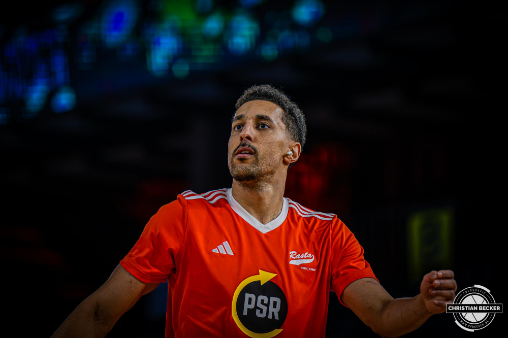 1. Basketball Bundesliga, easyCredit BBL, Saison 2024/2025, Herren, Hauptrunde, 16. Spieltag, 11.01.2025, RASTA Vechta - Syntainics MBC
Joel Aminu (#21 - RASTA Vechta) vor der Partie
Schlüsselwörter: 1. Bundesliga;11.01.2025;16. Spieltag;BBL;Basketball;Hauptrunde;Liga;MBC;RASTA;RASTA Dome;Saison 2024/2025;Syntainics;Vechta;Weißenfels;easycredit