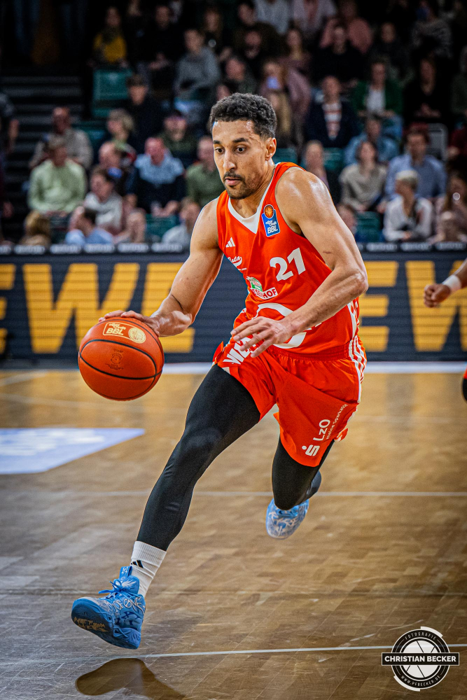 1. Basketball Bundesliga, easyCredit BBL, Saison 2024/2025, Herren, Hauptrunde, 16. Spieltag, 11.01.2025, RASTA Vechta - Syntainics MBC
Joel Aminu (#21 - RASTA Vechta) in Aktion
Schlüsselwörter: 1. Bundesliga;11.01.2025;16. Spieltag;BBL;Basketball;Hauptrunde;Liga;MBC;RASTA;RASTA Dome;Saison 2024/2025;Syntainics;Vechta;Weißenfels;easycredit