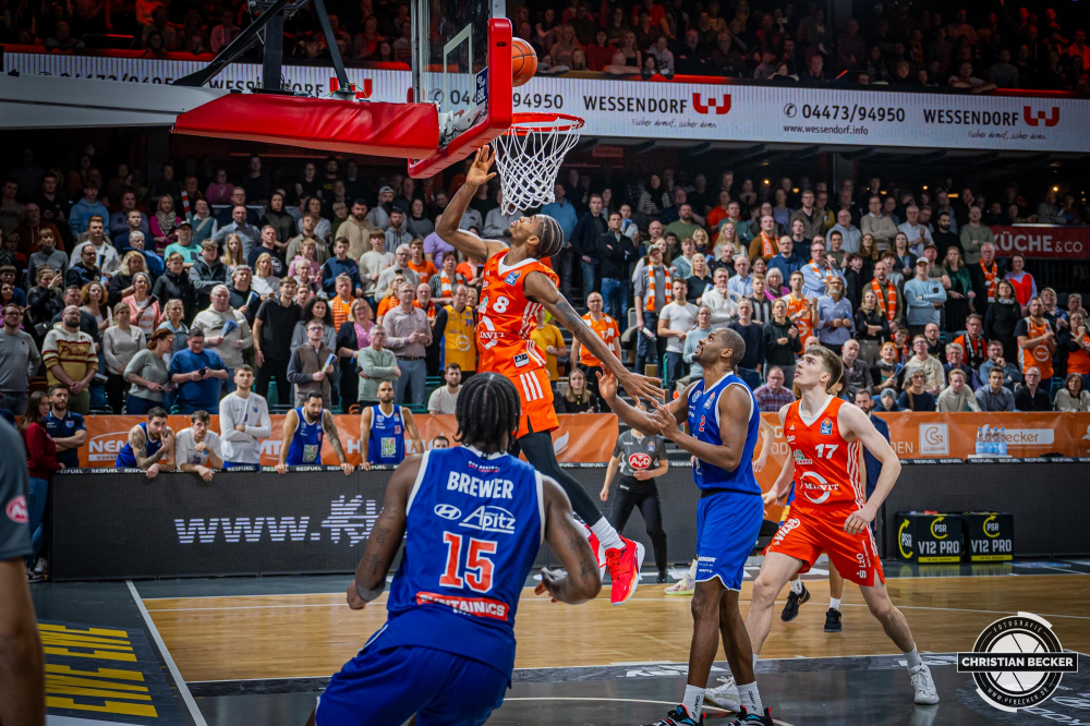 1. Basketball Bundesliga, easyCredit BBL, Saison 2024/2025, Herren, Hauptrunde, 16. Spieltag, 11.01.2025, RASTA Vechta - Syntainics MBC
Brandon Randolph (#8 - RASTA Vechta) beim Korbleger
Schlüsselwörter: 1. Bundesliga;11.01.2025;16. Spieltag;BBL;Basketball;Hauptrunde;Liga;MBC;RASTA;RASTA Dome;Saison 2024/2025;Syntainics;Vechta;Weißenfels;easycredit