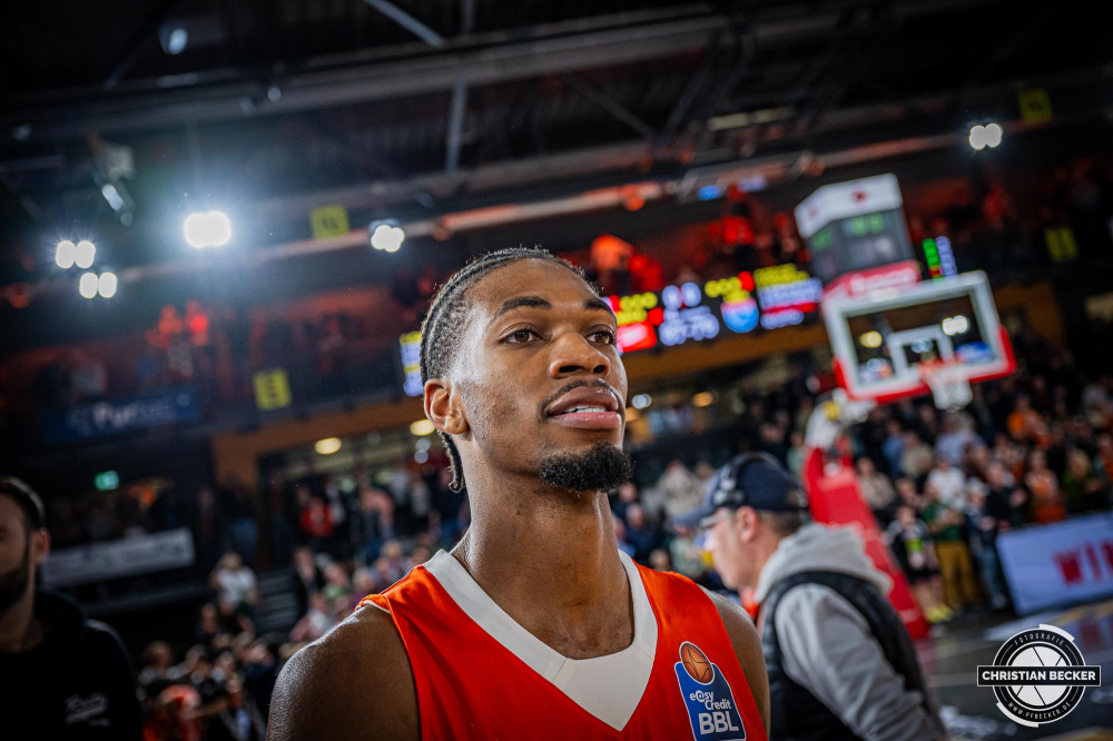 1. Basketball Bundesliga, easyCredit BBL, Saison 2024/2025, Herren, Hauptrunde, 16. Spieltag, 11.01.2025, RASTA Vechta - Syntainics MBC
Brandon Randolph (#8 - RASTA Vechta) nach der Partie
Schlüsselwörter: 1. Bundesliga;11.01.2025;16. Spieltag;BBL;Basketball;Hauptrunde;Liga;MBC;RASTA;RASTA Dome;Saison 2024/2025;Syntainics;Vechta;Weißenfels;easycredit