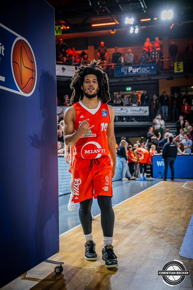 1. Basketball Bundesliga, easyCredit BBL, Saison 2024/2025, Herren, Hauptrunde, 16. Spieltag, 11.01.2025, RASTA Vechta - Syntainics MBC
Tyger Campbell (#10 - RASTA Vechta) nach der Partie
Schlüsselwörter: 1. Bundesliga;11.01.2025;16. Spieltag;BBL;Basketball;Hauptrunde;Liga;MBC;RASTA;RASTA Dome;Saison 2024/2025;Syntainics;Vechta;Weißenfels;easycredit