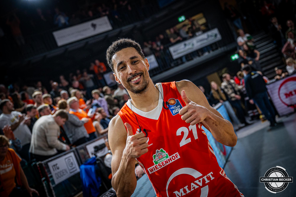 1. Basketball Bundesliga, easyCredit BBL, Saison 2024/2025, Herren, Hauptrunde, 16. Spieltag, 11.01.2025, RASTA Vechta - Syntainics MBC
Joel Aminu (#21 - RASTA Vechta) nach der Partie
Schlüsselwörter: 1. Bundesliga;11.01.2025;16. Spieltag;BBL;Basketball;Hauptrunde;Liga;MBC;RASTA;RASTA Dome;Saison 2024/2025;Syntainics;Vechta;Weißenfels;easycredit