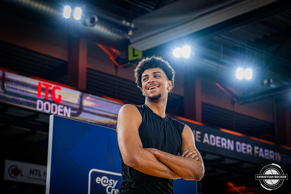 1. Basketball Bundesliga, easyCredit BBL, Saison 2024/2025, Herren, Hauptrunde, 18. Spieltag, 24.01.2025, RASTA Vechta -  Niners Chemnitz
Roman Bedime (#35 - Niners Chemnitz) vor der Partie
Schlüsselwörter: 1. Bundesliga;18. Spieltag;24.01.2025;BBL;Basketball;Chemnitz;Hauptrunde;Liga;NINERS;RASTA;RASTA Dome;Saison 2024/2025;Vechta;easycredit