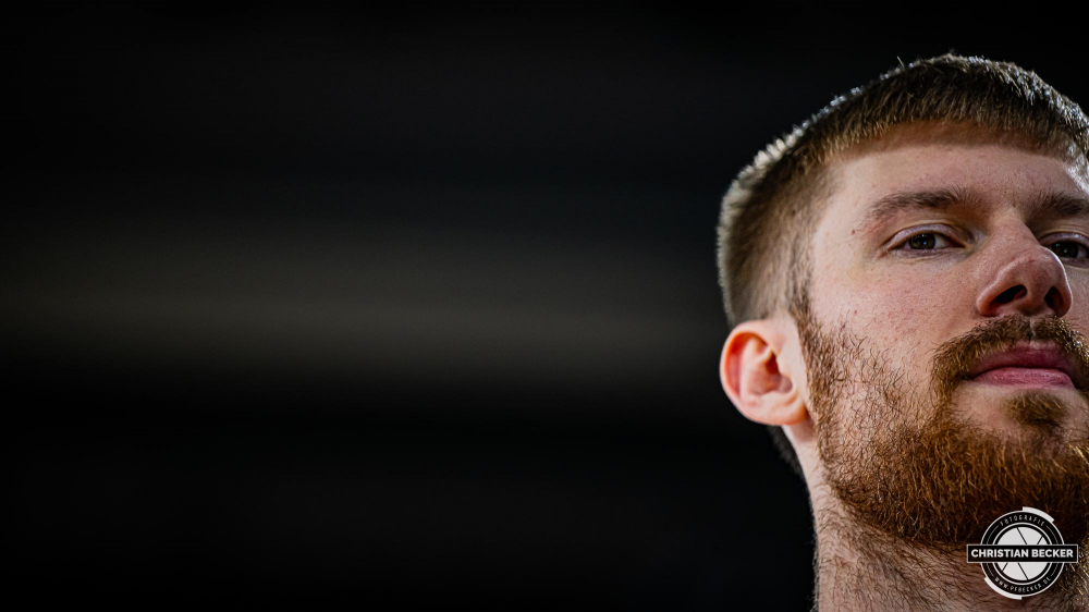 1. Basketball Bundesliga, easyCredit BBL, Saison 2024/2025, Herren, Hauptrunde, 18. Spieltag, 24.01.2025, RASTA Vechta -  Niners Chemnitz
Luc van Slooten (#6 - RASTA Vechta) vor der Partie
Schlüsselwörter: 1. Bundesliga;18. Spieltag;24.01.2025;BBL;Basketball;Chemnitz;Hauptrunde;Liga;NINERS;RASTA;RASTA Dome;Saison 2024/2025;Vechta;easycredit