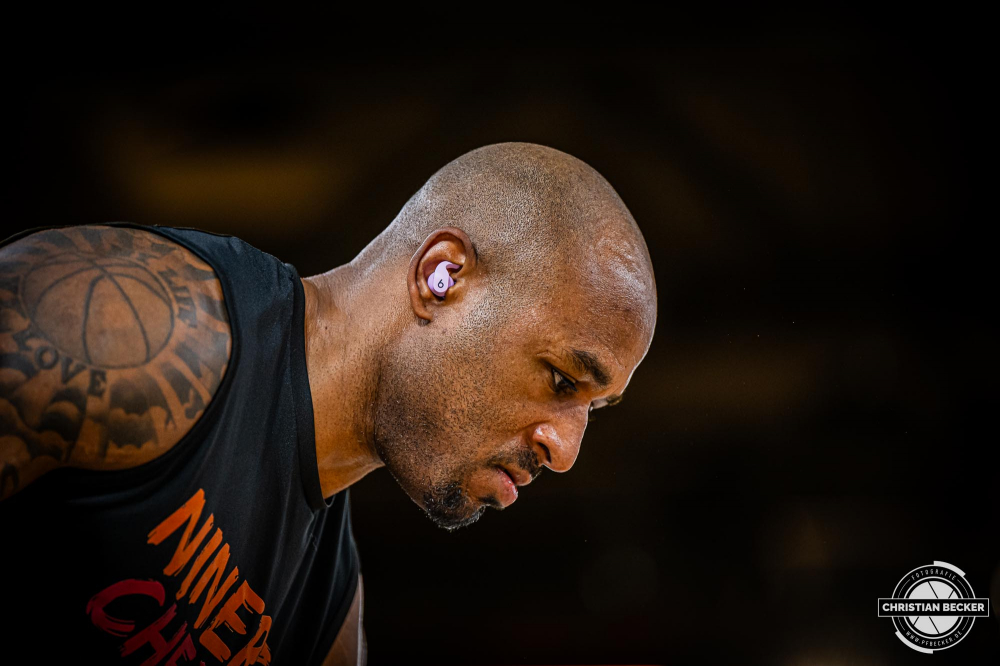 1. Basketball Bundesliga, easyCredit BBL, Saison 2024/2025, Herren, Hauptrunde, 18. Spieltag, 24.01.2025, RASTA Vechta -  Niners Chemnitz
DeAndre Lansdowne (#9 - Niners Chemnitz) vor der Partie
Schlüsselwörter: 1. Bundesliga;18. Spieltag;24.01.2025;BBL;Basketball;Chemnitz;Hauptrunde;Liga;NINERS;RASTA;RASTA Dome;Saison 2024/2025;Vechta;easycredit