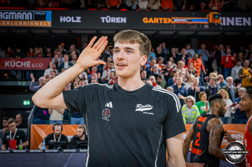 1. Basketball Bundesliga, easyCredit BBL, Saison 2024/2025, Herren, Hauptrunde, 18. Spieltag, 24.01.2025, RASTA Vechta -  Niners Chemnitz
Johann Gr&uuml;nloh (#17 - RASTA Vechta) nach der Partie
Schlüsselwörter: 1. Bundesliga;18. Spieltag;24.01.2025;BBL;Basketball;Chemnitz;Hauptrunde;Liga;NINERS;RASTA;RASTA Dome;Saison 2024/2025;Vechta;easycredit