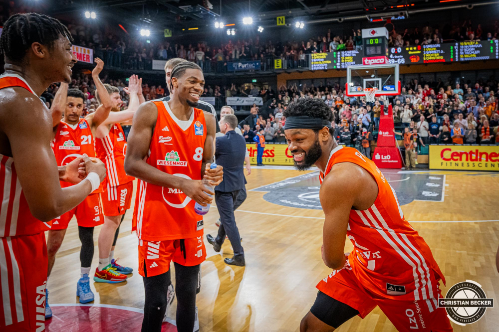 1. Basketball Bundesliga, easyCredit BBL, Saison 2024/2025, Herren, Hauptrunde, 18. Spieltag, 24.01.2025, RASTA Vechta -  Niners Chemnitz
Lloyd Pandi (#41 - RASTA Vechta) nach der Partie
Schlüsselwörter: 1. Bundesliga;18. Spieltag;24.01.2025;BBL;Basketball;Chemnitz;Hauptrunde;Liga;NINERS;RASTA;RASTA Dome;Saison 2024/2025;Vechta;easycredit