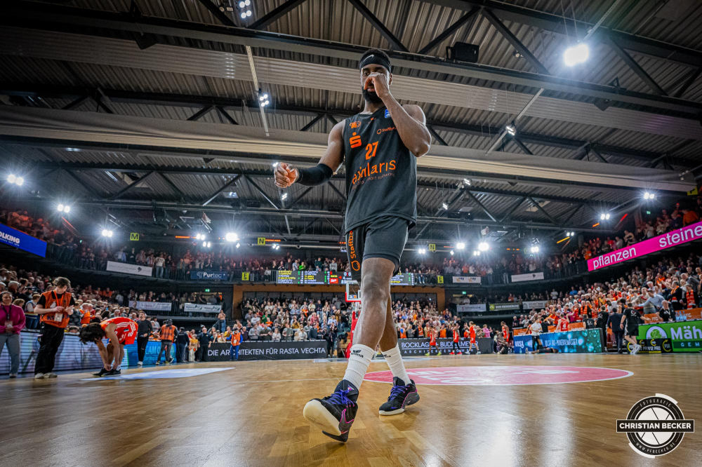 1. Basketball Bundesliga, easyCredit BBL, Saison 2024/2025, Herren, Hauptrunde, 18. Spieltag, 24.01.2025, RASTA Vechta -  Niners Chemnitz
Eddy Edigin Jr. (#27 - Niners Chemnitz) nach der Partie
Schlüsselwörter: 1. Bundesliga;18. Spieltag;24.01.2025;BBL;Basketball;Chemnitz;Hauptrunde;Liga;NINERS;RASTA;RASTA Dome;Saison 2024/2025;Vechta;easycredit