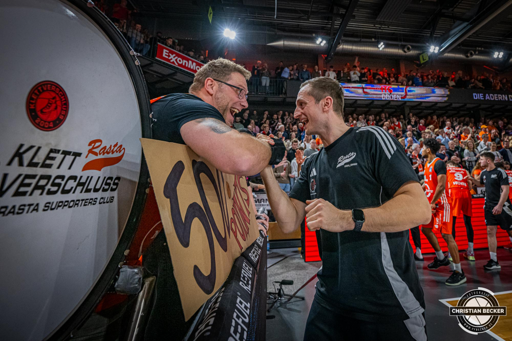 1. Basketball Bundesliga, easyCredit BBL, Saison 2024/2025, Herren, Hauptrunde, 18. Spieltag, 24.01.2025, RASTA Vechta -  Niners Chemnitz
Domenik Theodorou (Athletic Coach - RASTA Vechta) nach der Partie
Schlüsselwörter: 1. Bundesliga;18. Spieltag;24.01.2025;BBL;Basketball;Chemnitz;Hauptrunde;Liga;NINERS;RASTA;RASTA Dome;Saison 2024/2025;Vechta;easycredit