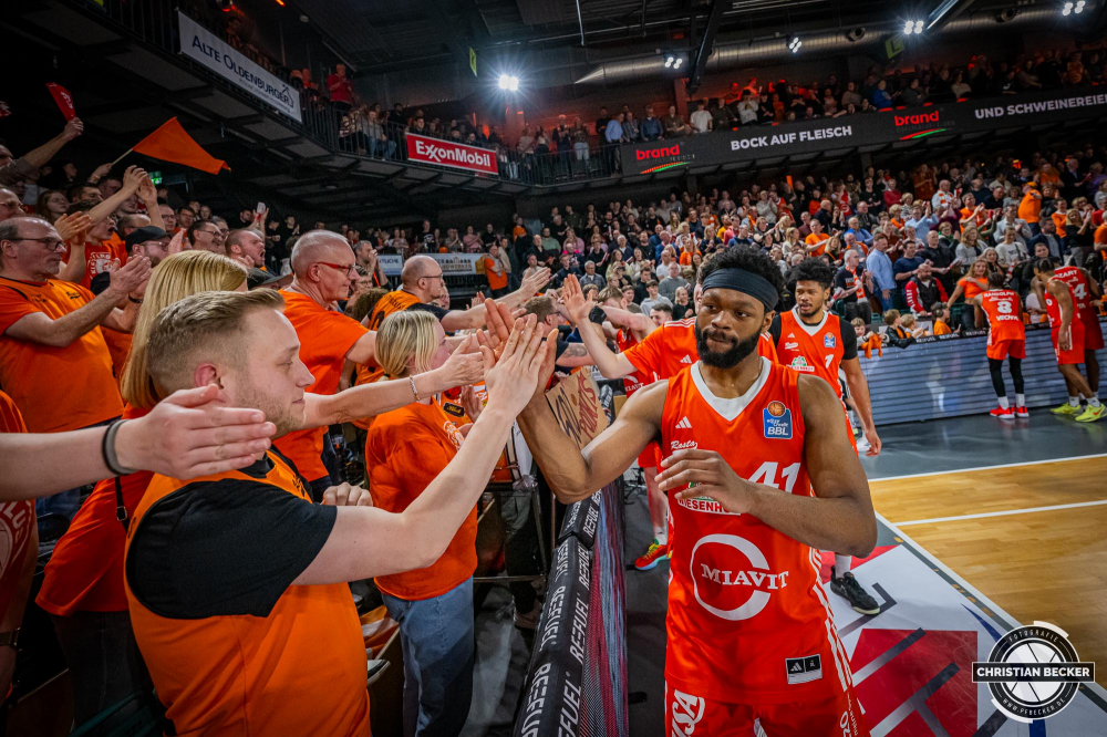 1. Basketball Bundesliga, easyCredit BBL, Saison 2024/2025, Herren, Hauptrunde, 18. Spieltag, 24.01.2025, RASTA Vechta -  Niners Chemnitz
Lloyd Pandi (#41 - RASTA Vechta) nach der Partie
Schlüsselwörter: 1. Bundesliga;18. Spieltag;24.01.2025;BBL;Basketball;Chemnitz;Hauptrunde;Liga;NINERS;RASTA;RASTA Dome;Saison 2024/2025;Vechta;easycredit