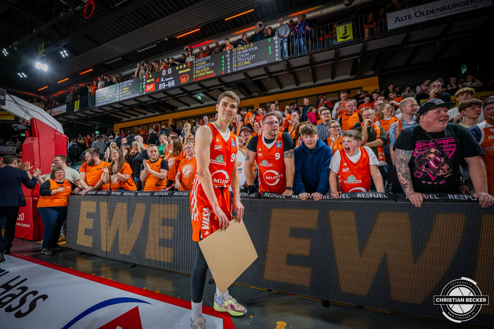 1. Basketball Bundesliga, easyCredit BBL, Saison 2024/2025, Herren, Hauptrunde, 18. Spieltag, 24.01.2025, RASTA Vechta -  Niners Chemnitz
Joschka Ferner (#9 - RASTA Vechta) nach der Partie
Schlüsselwörter: 1. Bundesliga;18. Spieltag;24.01.2025;BBL;Basketball;Chemnitz;Hauptrunde;Liga;NINERS;RASTA;RASTA Dome;Saison 2024/2025;Vechta;easycredit