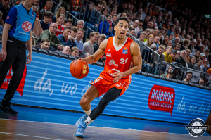 Dateiname=2025-01-24-RV-CHE-1202.jpg
Dateigröße=558KB
Abmessungen: 2000x1333
hinzugefügt am: 26. Januar 2025 2025-01-24-RV-CHE-1202.jpg