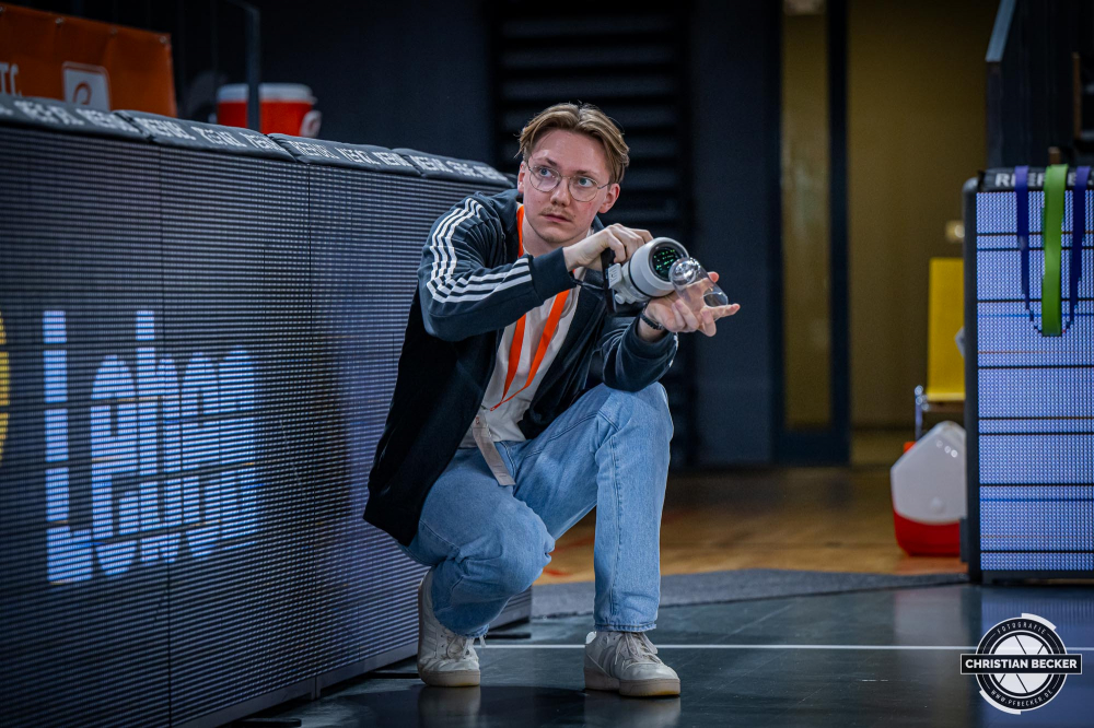 1. Basketball Bundesliga, easyCredit BBL, Saison 2024/2025, Herren, Hauptrunde, 3. Spieltag, 30.01.2025, RASTA Vechta -  L&ouml;wen Braunschweig
Frederik Kreyenborg (Digital Content Manager - RASTA Vechta) vor der Partie
Schlüsselwörter: 1. Bundesliga;3. Spieltag;30.01.2025;BBL;Basketball;Braunschweig;Hauptrunde;Liga;L&ouml;wen;RASTA;RASTA Dome;Saison 2024/2025;Vechta;easycredit