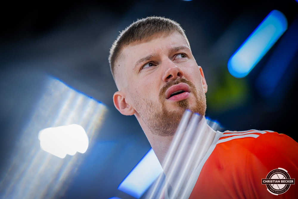 1. Basketball Bundesliga, easyCredit BBL, Saison 2024/2025, Herren, Hauptrunde, 3. Spieltag, 30.01.2025, RASTA Vechta -  L&ouml;wen Braunschweig
Luc van Slooten (#6 - RASTA Vechta) vor der Partie
Schlüsselwörter: 1. Bundesliga;3. Spieltag;30.01.2025;BBL;Basketball;Braunschweig;Hauptrunde;Liga;L&ouml;wen;RASTA;RASTA Dome;Saison 2024/2025;Vechta;easycredit