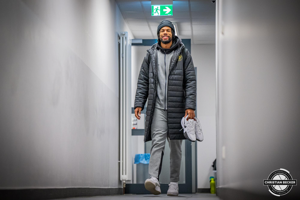 1. Basketball Bundesliga, easyCredit BBL, Saison 2024/2025, Herren, Hauptrunde, 3. Spieltag, 30.01.2025, RASTA Vechta -  L&ouml;wen Braunschweig
Chip Flanigan (#11 - Basketball L&ouml;wen Braunschweig) vor der Partie
Schlüsselwörter: 1. Bundesliga;3. Spieltag;30.01.2025;BBL;Basketball;Braunschweig;Hauptrunde;Liga;L&ouml;wen;RASTA;RASTA Dome;Saison 2024/2025;Vechta;easycredit