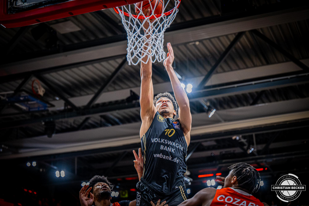 1. Basketball Bundesliga, easyCredit BBL, Saison 2024/2025, Herren, Hauptrunde, 3. Spieltag, 30.01.2025, RASTA Vechta -  L&ouml;wen Braunschweig
Sanandra Fru (#10 - Basketball L&ouml;wen Braunschweig) beim Korbleger
Schlüsselwörter: 1. Bundesliga;3. Spieltag;30.01.2025;BBL;Basketball;Braunschweig;Hauptrunde;Liga;L&ouml;wen;RASTA;RASTA Dome;Saison 2024/2025;Vechta;easycredit