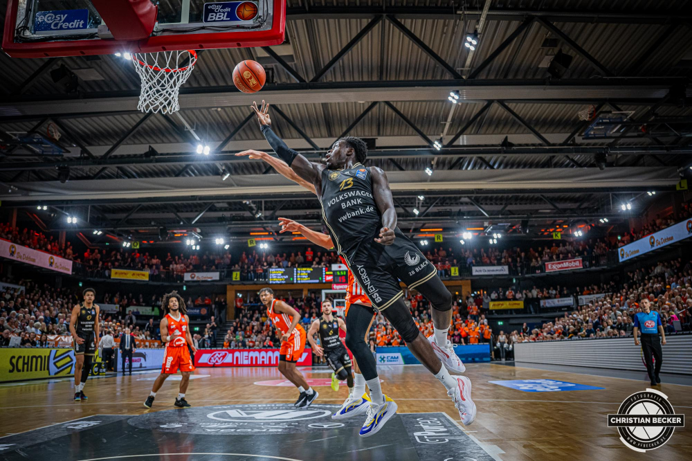 1. Basketball Bundesliga, easyCredit BBL, Saison 2024/2025, Herren, Hauptrunde, 3. Spieltag, 30.01.2025, RASTA Vechta -  L&ouml;wen Braunschweig
Barra Njie (#13 - Basketball L&ouml;wen Braunschweig) beim Korbleger
Schlüsselwörter: 1. Bundesliga;3. Spieltag;30.01.2025;BBL;Basketball;Braunschweig;Hauptrunde;Liga;L&ouml;wen;RASTA;RASTA Dome;Saison 2024/2025;Vechta;easycredit