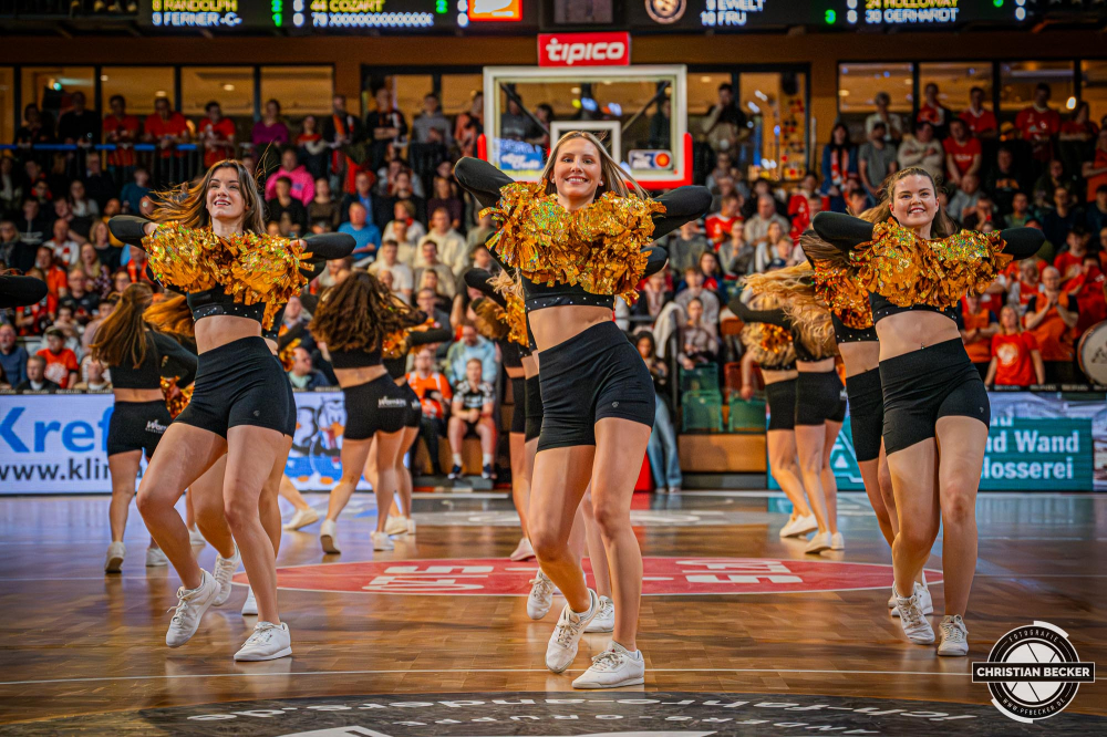 1. Basketball Bundesliga, easyCredit BBL, Saison 2024/2025, Herren, Hauptrunde, 3. Spieltag, 30.01.2025, RASTA Vechta -  L&ouml;wen Braunschweig
Marleys (Cheerleader - RASTA Vechta) w&auml;hrend der Partie
Schlüsselwörter: 1. Bundesliga;3. Spieltag;30.01.2025;BBL;Basketball;Braunschweig;Hauptrunde;Liga;L&ouml;wen;RASTA;RASTA Dome;Saison 2024/2025;Vechta;easycredit