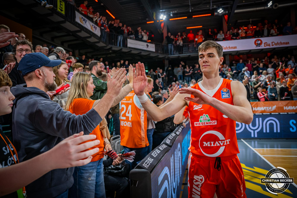 1. Basketball Bundesliga, easyCredit BBL, Saison 2024/2025, Herren, Hauptrunde, 3. Spieltag, 30.01.2025, RASTA Vechta -  L&ouml;wen Braunschweig
Joschka Ferner (#9 - RASTA Vechta) nach der Partie
Schlüsselwörter: 1. Bundesliga;3. Spieltag;30.01.2025;BBL;Basketball;Braunschweig;Hauptrunde;Liga;L&ouml;wen;RASTA;RASTA Dome;Saison 2024/2025;Vechta;easycredit