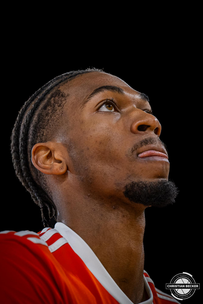 1. Basketball Bundesliga, easyCredit BBL, Saison 2024/2025, Herren, Hauptrunde, 20. Spieltag, 09.02.2025, RASTA Vechta - FC Bayern M&uuml;nchen Basketball
Brandon Randolph (#8 - RASTA Vechta) vor der Partie
Schlüsselwörter: 09.02.2025;1. Bundesliga;20. Spieltag;BBL;Basketball;Bayern;FC;Hauptrunde;Liga;M&uuml;nchen;RASTA;RASTA Dome;Saison 2024/2025;Vechta;easycredit