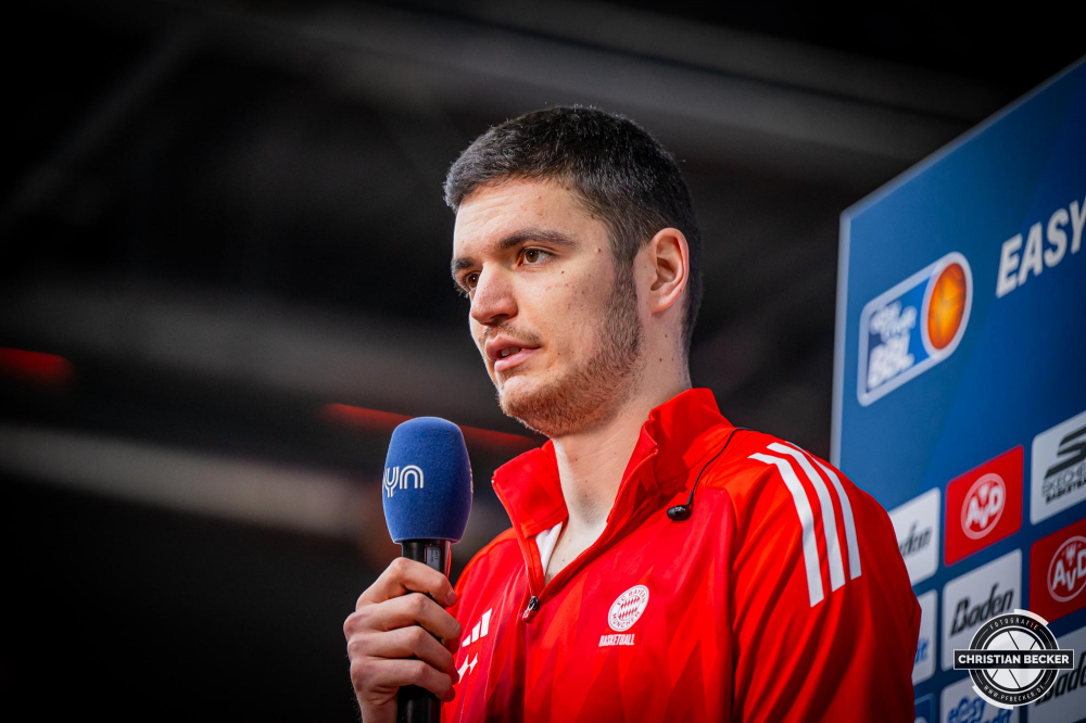 1. Basketball Bundesliga, easyCredit BBL, Saison 2024/2025, Herren, Hauptrunde, 20. Spieltag, 09.02.2025, RASTA Vechta - FC Bayern M&uuml;nchen Basketball
Danko Brankovic (#22 - FC Bayern M&uuml;nchen Basketball) vor der Partie
Schlüsselwörter: 09.02.2025;1. Bundesliga;20. Spieltag;BBL;Basketball;Bayern;FC;Hauptrunde;Liga;M&uuml;nchen;RASTA;RASTA Dome;Saison 2024/2025;Vechta;easycredit