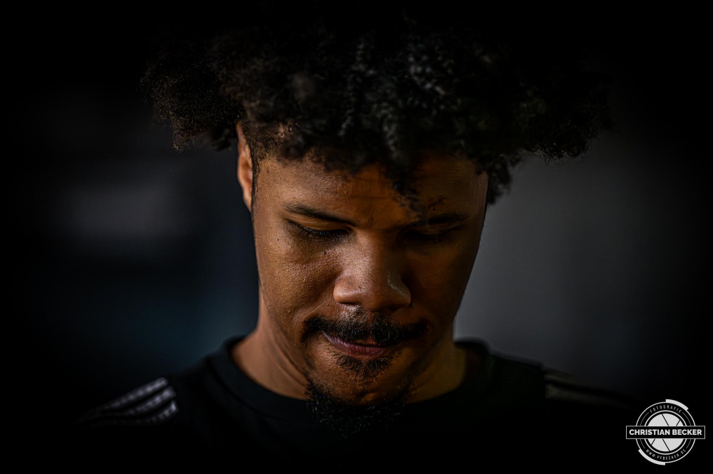 1. Basketball Bundesliga, easyCredit BBL, Saison 2024/2025, Herren, Hauptrunde, 20. Spieltag, 09.02.2025, RASTA Vechta - FC Bayern M&uuml;nchen Basketball
Mike Bothwell (#0 - RASTA Vechta) vor der Partie
Schlüsselwörter: 09.02.2025;1. Bundesliga;20. Spieltag;BBL;Basketball;Bayern;FC;Hauptrunde;Liga;M&uuml;nchen;RASTA;RASTA Dome;Saison 2024/2025;Vechta;easycredit