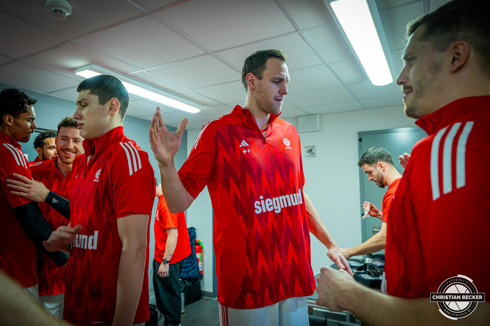 1. Basketball Bundesliga, easyCredit BBL, Saison 2024/2025, Herren, Hauptrunde, 20. Spieltag, 09.02.2025, RASTA Vechta - FC Bayern München Basketball
Johannes Voigtmann (#7 - FC Bayern München Basketball) vor der Partie
Schlüsselwörter: 09.02.2025;1. Bundesliga;20. Spieltag;BBL;Basketball;Bayern;FC;Hauptrunde;Liga;München;RASTA;RASTA Dome;Saison 2024/2025;Vechta;easycredit