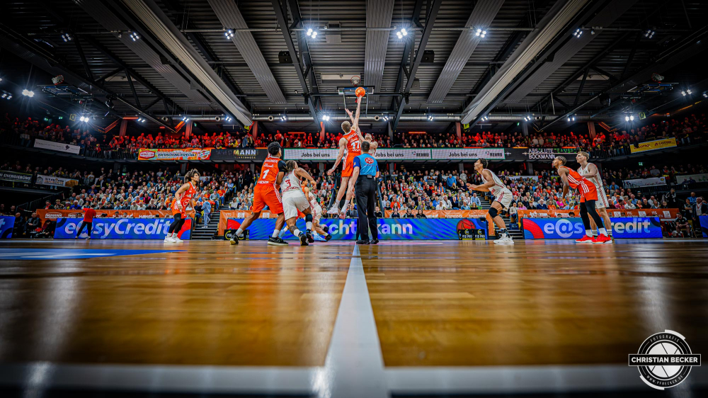 1. Basketball Bundesliga, easyCredit BBL, Saison 2024/2025, Herren, Hauptrunde, 20. Spieltag, 09.02.2025, RASTA Vechta - FC Bayern München Basketball
RASTA Vechta gegen FC Bayern München Basketball
Schlüsselwörter: 09.02.2025;1. Bundesliga;20. Spieltag;BBL;Basketball;Bayern;FC;Hauptrunde;Liga;München;RASTA;RASTA Dome;Saison 2024/2025;Vechta;easycredit