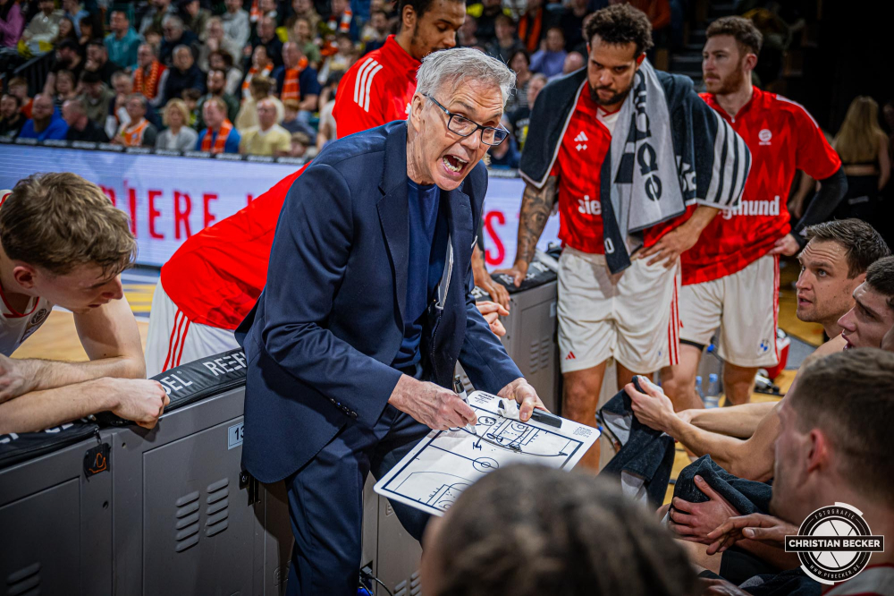1. Basketball Bundesliga, easyCredit BBL, Saison 2024/2025, Herren, Hauptrunde, 20. Spieltag, 09.02.2025, RASTA Vechta - FC Bayern M&uuml;nchen Basketball
Gordon Herbert (Headcoach FC Bayern M&uuml;nchen Basketball) w&auml;hrend der Partie
Schlüsselwörter: 09.02.2025;1. Bundesliga;20. Spieltag;BBL;Basketball;Bayern;FC;Hauptrunde;Liga;M&uuml;nchen;RASTA;RASTA Dome;Saison 2024/2025;Vechta;easycredit
