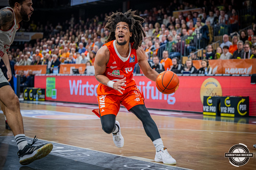 1. Basketball Bundesliga, easyCredit BBL, Saison 2024/2025, Herren, Hauptrunde, 20. Spieltag, 09.02.2025, RASTA Vechta - FC Bayern M&uuml;nchen Basketball
Tyger Campbell (#10 - RASTA Vechta) in Aktion
Schlüsselwörter: 09.02.2025;1. Bundesliga;20. Spieltag;BBL;Basketball;Bayern;FC;Hauptrunde;Liga;M&uuml;nchen;RASTA;RASTA Dome;Saison 2024/2025;Vechta;easycredit