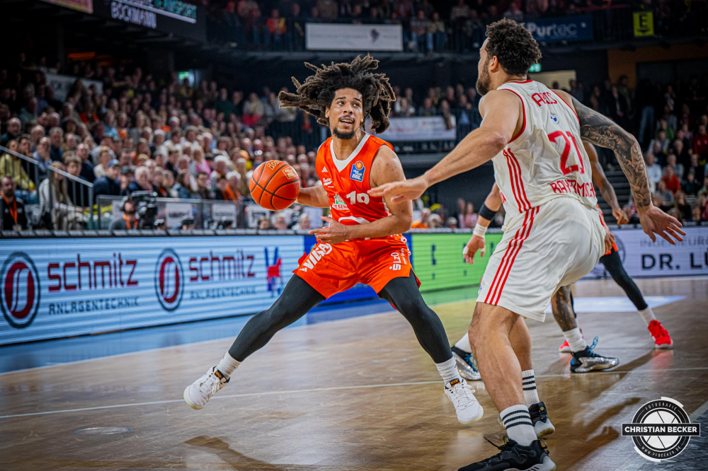 1. Basketball Bundesliga, easyCredit BBL, Saison 2024/2025, Herren, Hauptrunde, 20. Spieltag, 09.02.2025, RASTA Vechta - FC Bayern M&uuml;nchen Basketball
Tyger Campbell (#10 - RASTA Vechta) in Aktion
Schlüsselwörter: 09.02.2025;1. Bundesliga;20. Spieltag;BBL;Basketball;Bayern;FC;Hauptrunde;Liga;M&uuml;nchen;RASTA;RASTA Dome;Saison 2024/2025;Vechta;easycredit
