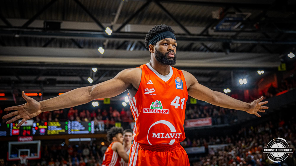 1. Basketball Bundesliga, easyCredit BBL, Saison 2024/2025, Herren, Hauptrunde, 20. Spieltag, 09.02.2025, RASTA Vechta - FC Bayern M&uuml;nchen Basketball
Lloyd Pandi (#41 - RASTA Vechta) w&auml;hrend der Partie
Schlüsselwörter: 09.02.2025;1. Bundesliga;20. Spieltag;BBL;Basketball;Bayern;FC;Hauptrunde;Liga;M&uuml;nchen;RASTA;RASTA Dome;Saison 2024/2025;Vechta;easycredit