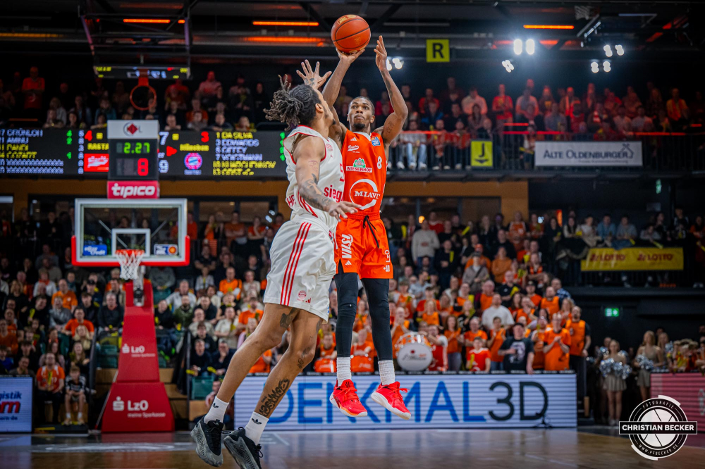 1. Basketball Bundesliga, easyCredit BBL, Saison 2024/2025, Herren, Hauptrunde, 20. Spieltag, 09.02.2025, RASTA Vechta - FC Bayern M&uuml;nchen Basketball
Brandon Randolph (#8 - RASTA Vechta) beim Jumpshot
Schlüsselwörter: 09.02.2025;1. Bundesliga;20. Spieltag;BBL;Basketball;Bayern;FC;Hauptrunde;Liga;M&uuml;nchen;RASTA;RASTA Dome;Saison 2024/2025;Vechta;easycredit