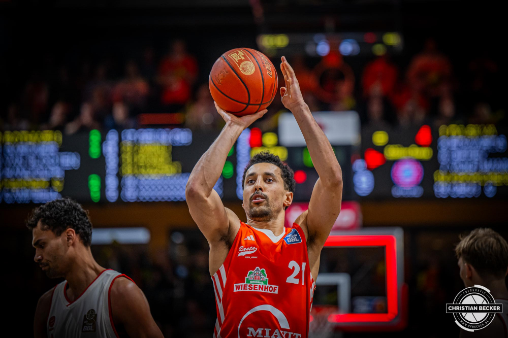 1. Basketball Bundesliga, easyCredit BBL, Saison 2024/2025, Herren, Hauptrunde, 20. Spieltag, 09.02.2025, RASTA Vechta - FC Bayern M&uuml;nchen Basketball
Joel Aminu (#21 - RASTA Vechta) w&auml;hrend der Partie
Schlüsselwörter: 09.02.2025;1. Bundesliga;20. Spieltag;BBL;Basketball;Bayern;FC;Hauptrunde;Liga;M&uuml;nchen;RASTA;RASTA Dome;Saison 2024/2025;Vechta;easycredit