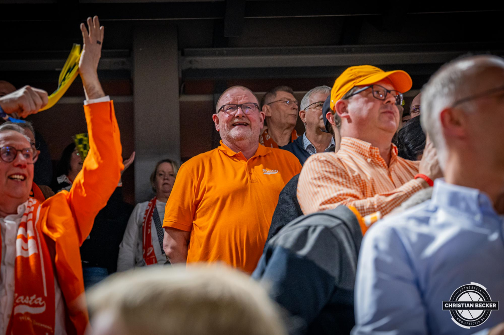 1. Basketball Bundesliga, easyCredit BBL, Saison 2024/2025, Herren, Hauptrunde, 20. Spieltag, 09.02.2025, RASTA Vechta - FC Bayern M&uuml;nchen Basketball
Stefan Niemeyer (Gesch&auml;ftsf&uuml;hrender Gesellschafter - RASTA Vechta) w&auml;hrend der Partie
Schlüsselwörter: 09.02.2025;1. Bundesliga;20. Spieltag;BBL;Basketball;Bayern;FC;Hauptrunde;Liga;M&uuml;nchen;RASTA;RASTA Dome;Saison 2024/2025;Vechta;easycredit