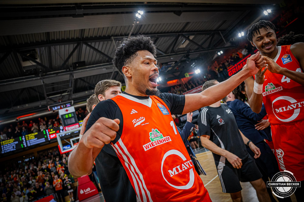 1. Basketball Bundesliga, easyCredit BBL, Saison 2024/2025, Herren, Hauptrunde, 20. Spieltag, 09.02.2025, RASTA Vechta - FC Bayern M&uuml;nchen Basketball
Jayden Gardner (#1 - RASTA Vechta) nach der Partie
Schlüsselwörter: 09.02.2025;1. Bundesliga;20. Spieltag;BBL;Basketball;Bayern;FC;Hauptrunde;Liga;M&uuml;nchen;RASTA;RASTA Dome;Saison 2024/2025;Vechta;easycredit