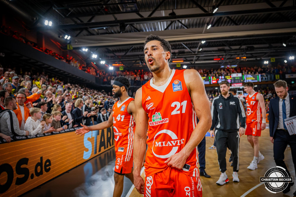 1. Basketball Bundesliga, easyCredit BBL, Saison 2024/2025, Herren, Hauptrunde, 20. Spieltag, 09.02.2025, RASTA Vechta - FC Bayern M&uuml;nchen Basketball
Joel Aminu (#21 - RASTA Vechta) nach der Partie
Schlüsselwörter: 09.02.2025;1. Bundesliga;20. Spieltag;BBL;Basketball;Bayern;FC;Hauptrunde;Liga;M&uuml;nchen;RASTA;RASTA Dome;Saison 2024/2025;Vechta;easycredit