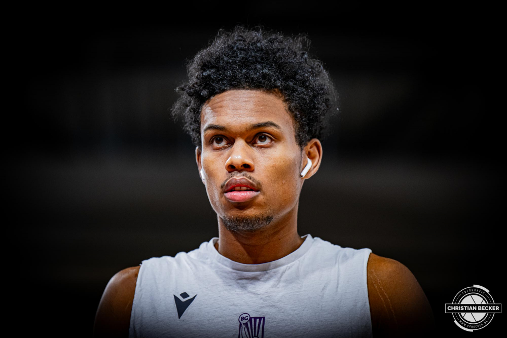 1. Basketball Bundesliga, easyCredit BBL, Saison 2024/2025, Herren, Hauptrunde, 22. Spieltag, 01.03.2025, RASTA Vechta - BG Göttingen
Tra Holder (#7 - BG Göttingen) vor der Partie
Schlüsselwörter: 01.03.2025;1. Bundesliga;22. Spieltag;BBL;BG;Basketball;Göttingen;Hauptrunde;Liga;RASTA;RASTA Dome;Saison 2024/2025;Vechta;easycredit